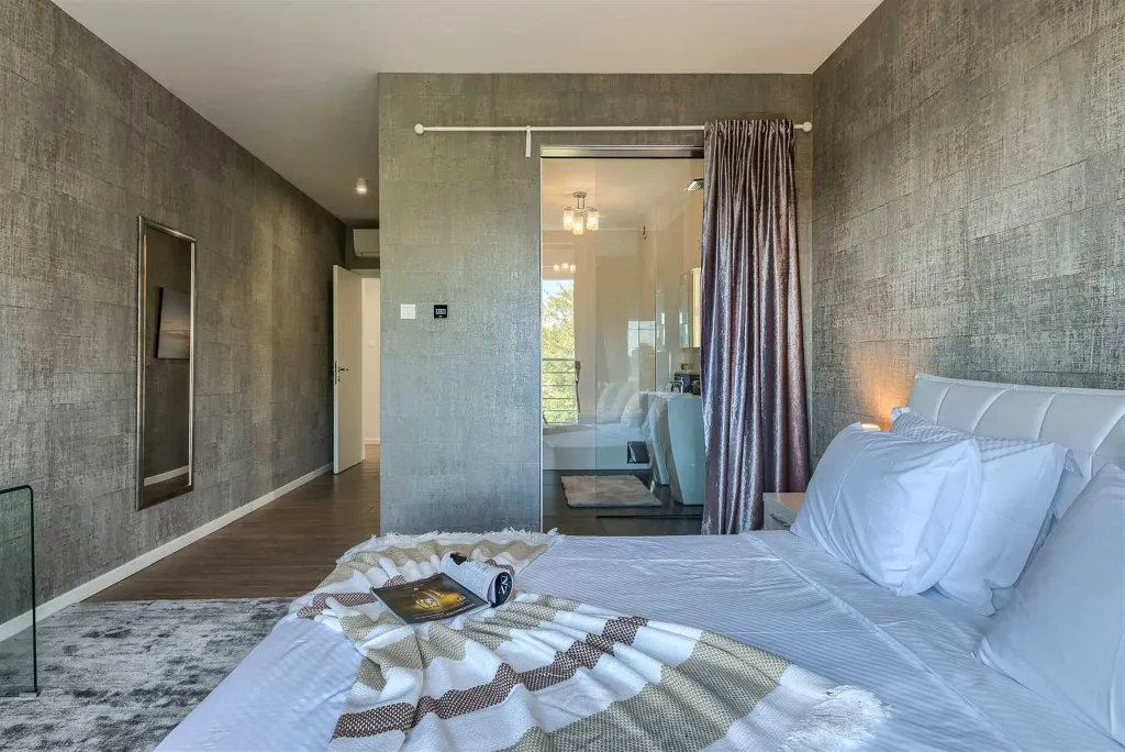 Villa for 14 in Juršići with Spa and Court