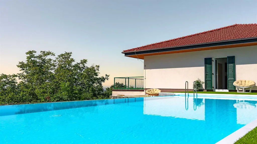 Villa with Pool and Spa in Vlaškovec