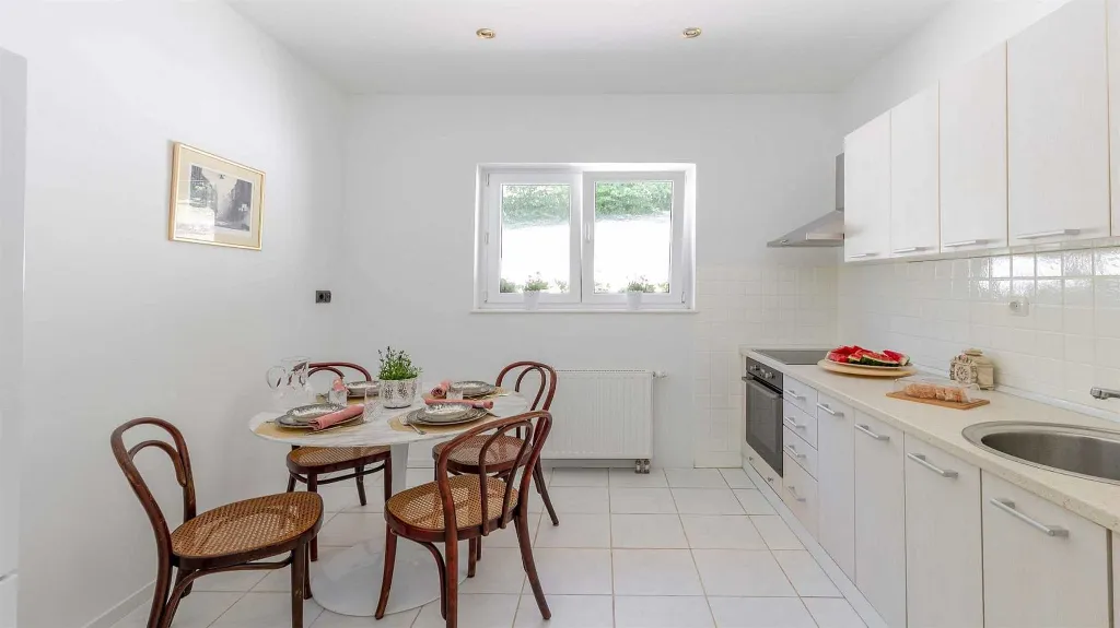 Villa with Pool and Spa in Vlaškovec