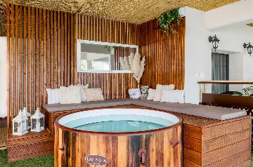 Villa with Pool and Spa in Vlaškovec