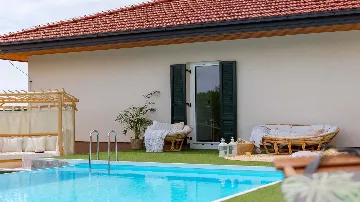 Villa with Pool and Spa in Vlaškovec
