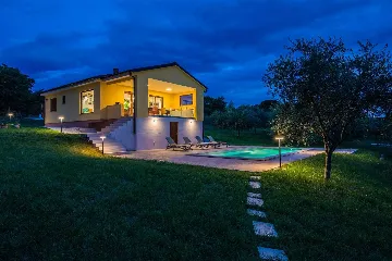 Villa in Barban with Pool and Garden