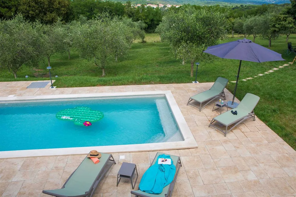 Villa in Barban with Pool and Garden