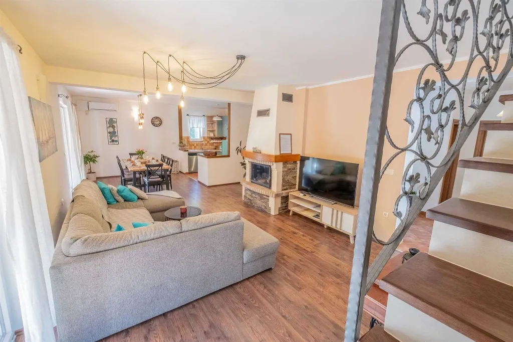 Villa with Pool in Tribalj for 8 Guests