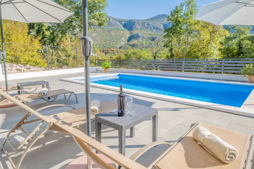 Villa with Pool in Tribalj for 8 Guests