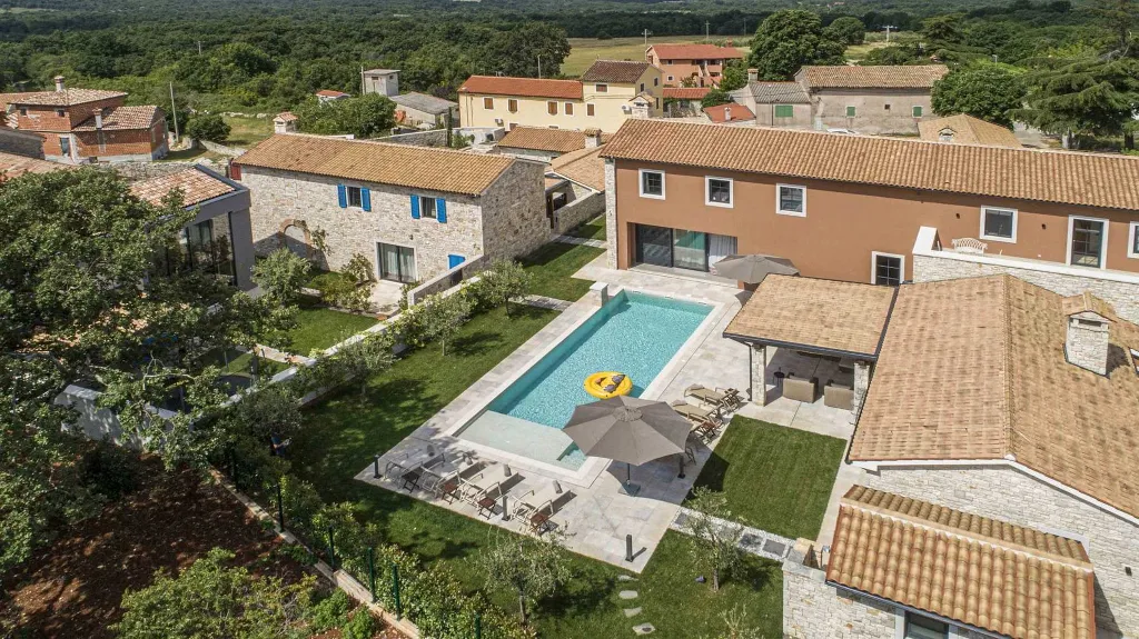 Sea View Villa in Barat for 14 Guests