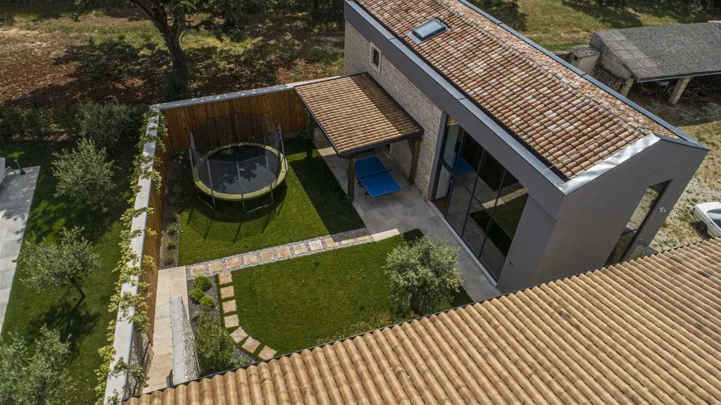 Sea View Villa in Barat for 14 Guests