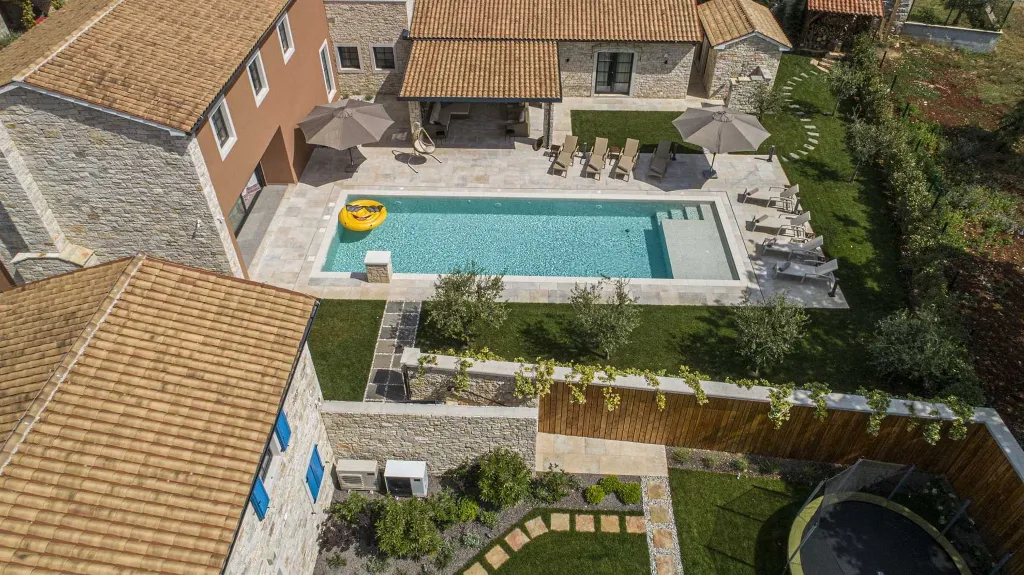 Sea View Villa in Barat for 14 Guests