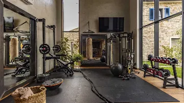 Sea View Villa in Barat for 14 Guests