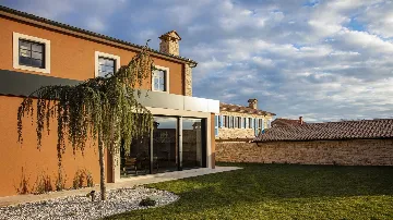 Sea View Villa in Barat for 14 Guests