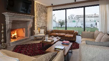 Sea View Villa in Barat for 14 Guests