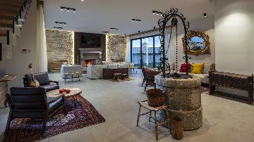 Sea View Villa in Barat for 14 Guests