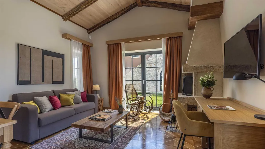 Sea View Villa in Barat for 14 Guests