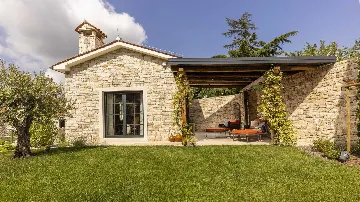 Sea View Villa in Barat for 14 Guests