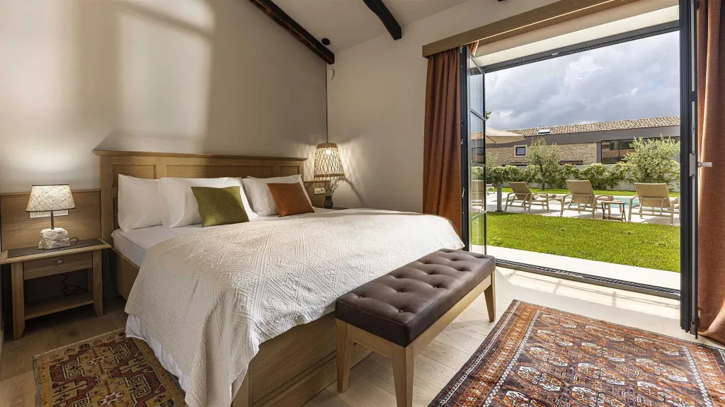Sea View Villa in Barat for 14 Guests