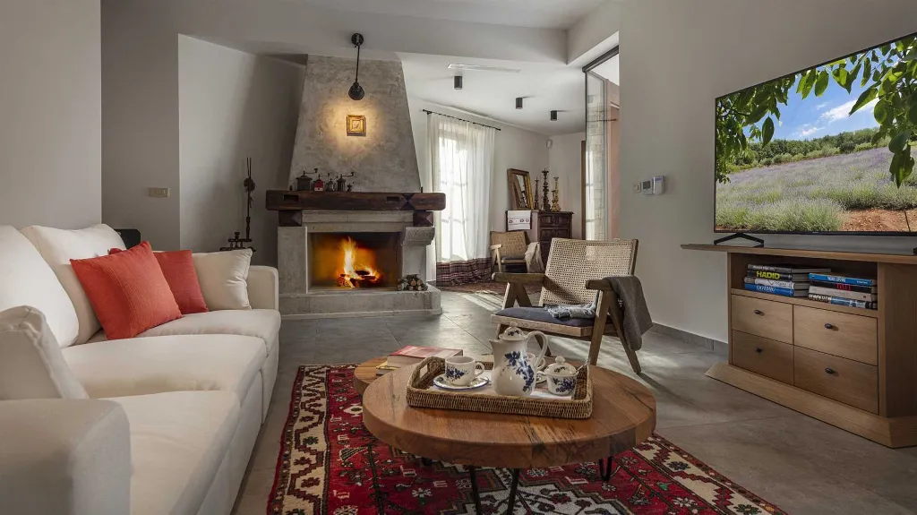 4-Bedroom Villa in Barat with Sea View