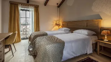 4-Bedroom Villa in Barat with Sea View