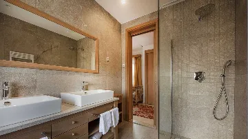 4-Bedroom Villa in Barat with Sea View