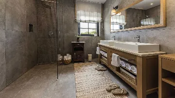 4-Bedroom Villa in Barat with Sea View