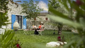 4-Bedroom Villa in Barat with Sea View