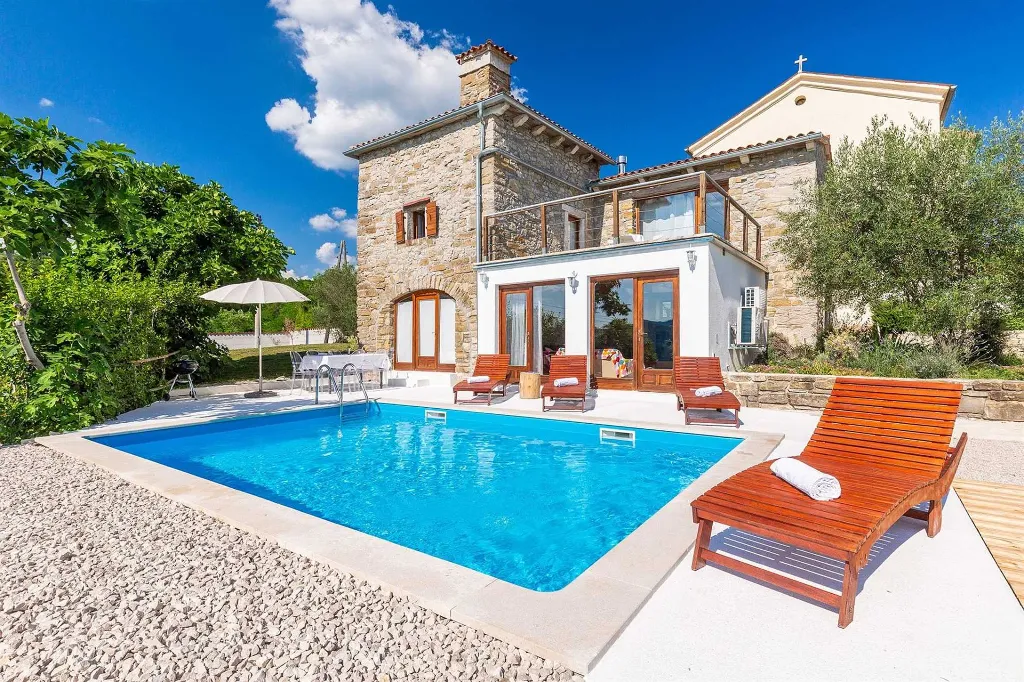 Istrian Stone Villa with Pool in Potpićan