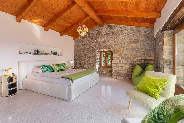 Istrian Stone Villa with Pool in Potpićan