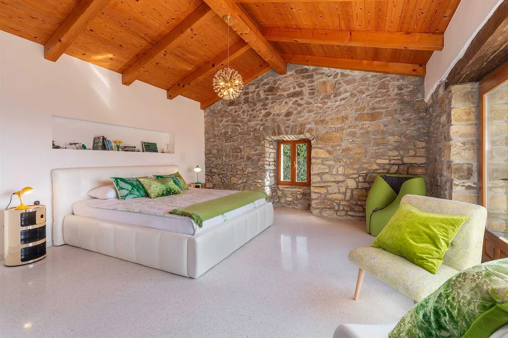 Istrian Stone Villa with Pool in Potpićan