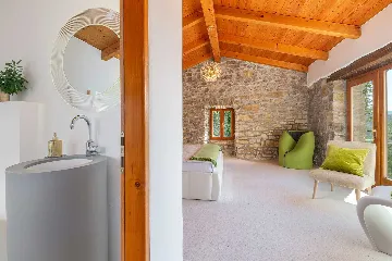 Istrian Stone Villa with Pool in Potpićan