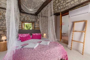 Istrian Stone Villa with Pool in Potpićan