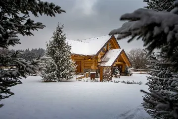 Wooden Villa in Hlevci for Up to 5 Guests