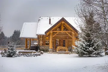 Wooden Villa in Hlevci for Up to 5 Guests