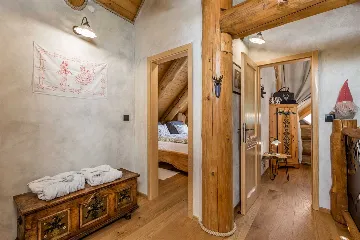 Wooden Villa in Hlevci for Up to 5 Guests