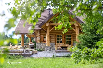 Wooden Villa in Hlevci for Up to 5 Guests