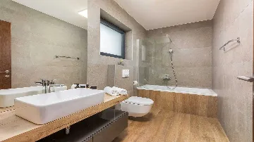 Villa in Juršići for up to 10 Guests