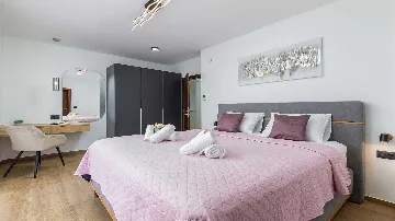 Villa in Juršići for up to 10 Guests