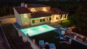 Villa for Up to 7 Guests in Dubrava kod Šibenika