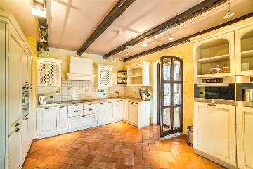 Villa in Barat for Up to 11 Guests