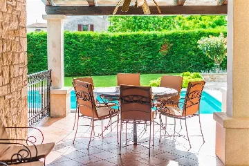 Villa in Barat for Up to 11 Guests