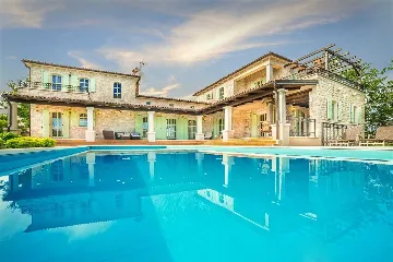 Villa in Barat for Up to 11 Guests