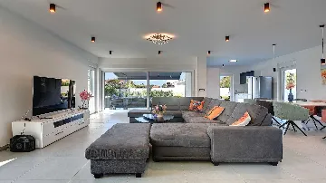 4-Bedroom Villa with Private Pool in Pula