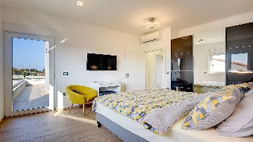 4-Bedroom Villa with Private Pool in Pula