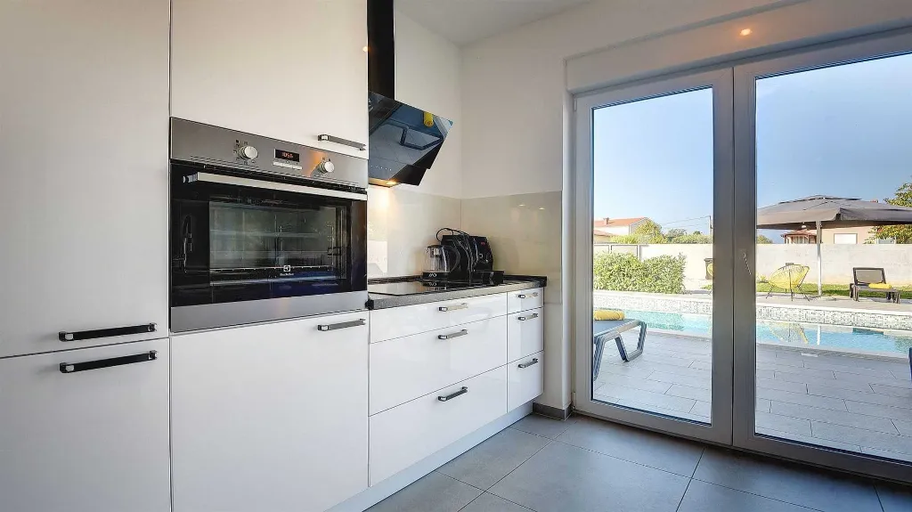 4-Bedroom Villa with Private Pool in Pula