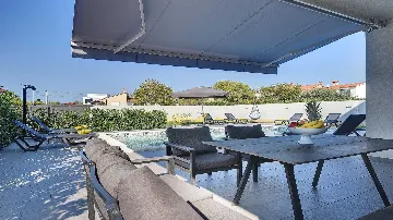 4-Bedroom Villa with Private Pool in Pula