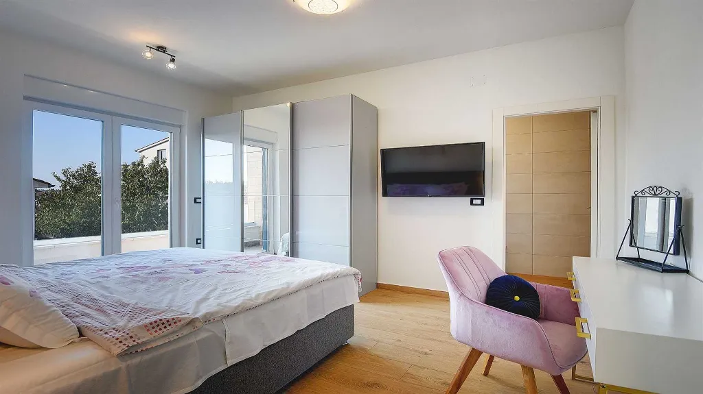 4-Bedroom Villa with Private Pool in Pula
