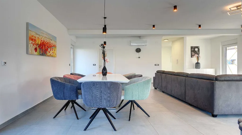 Villa in Pula for up to 16 Guests with Two Pools
