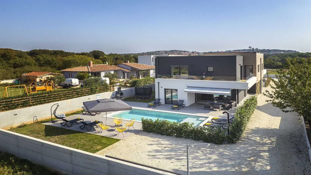 Villa in Pula for up to 16 Guests with Two Pools