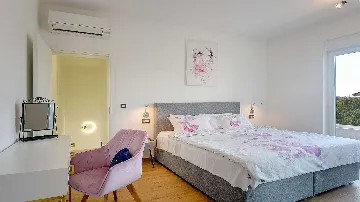 Villa in Pula for up to 16 Guests with Two Pools