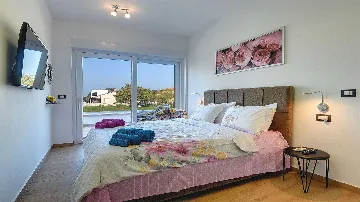 Villa in Pula for up to 16 Guests with Two Pools