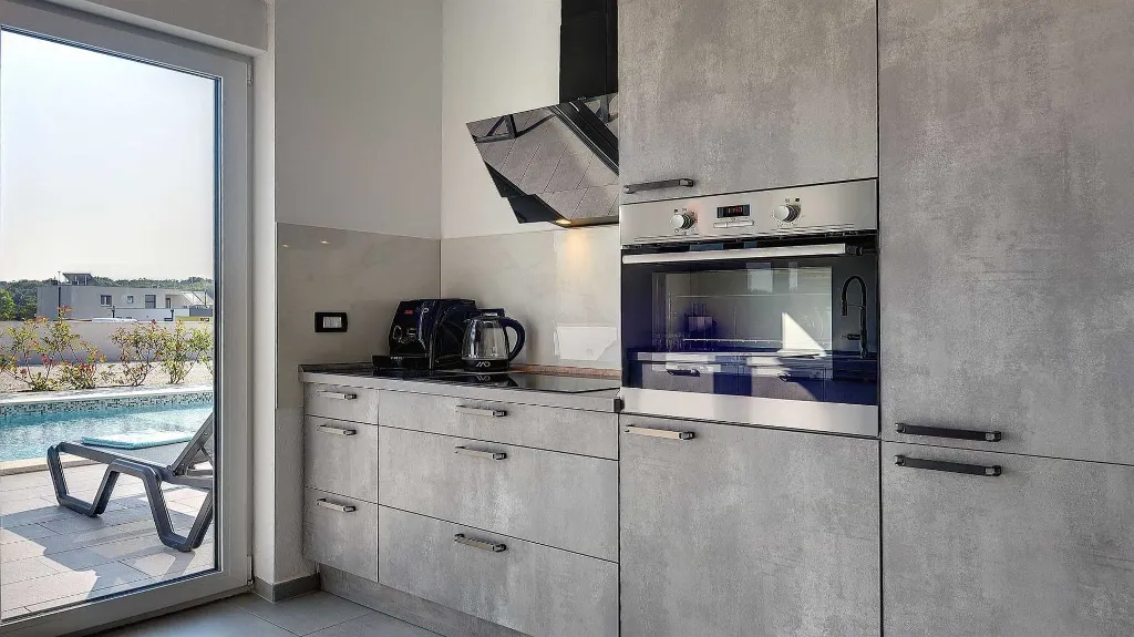 Villa in Pula for up to 16 Guests with Two Pools