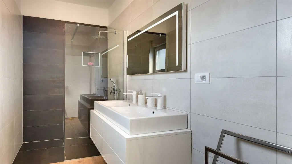 Villa in Pula for up to 16 Guests with Two Pools